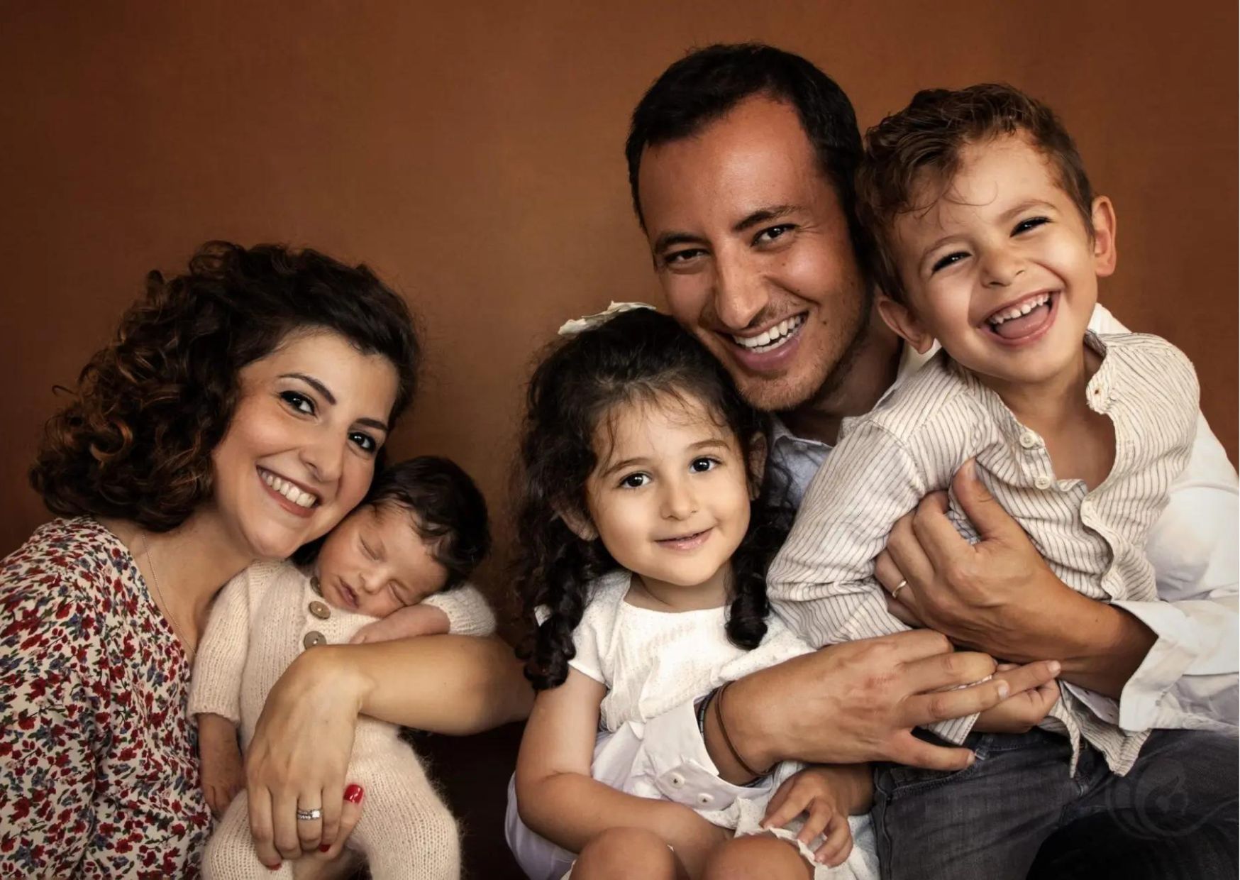 séance photo famille couple enfant studio photo professionel en isere rhone ain rhone alpes proche lyon bourgoin jallieu chambery cremieu, ambiance douce epurée fun et moderne