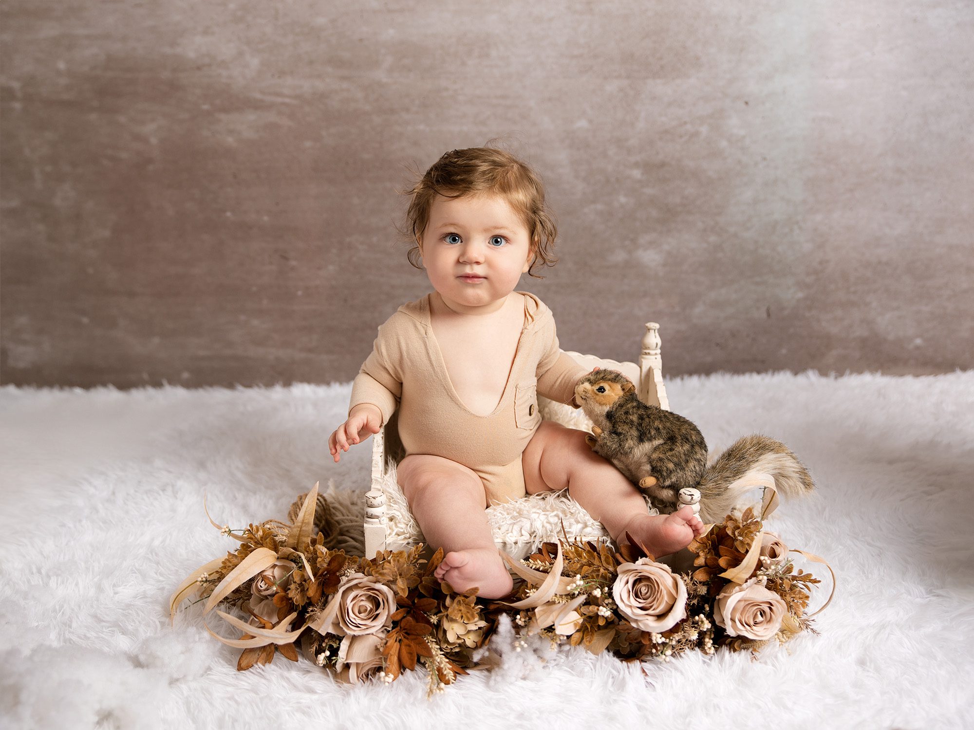 smash the cake, photo 1er année bébé, un an, anniversaire 2 ans, gateau, jeux, decor, fête photographié reportage, amour, spontané, destination, chateau, domaine, modèle, mannequin, ethnique, cleopatre, allongée, poses, formation, douceure, photo animalière maison de naissance, accouchement physio, naissance, enfantement, sage femme doula allaitement, studio, papa en enfant, rires mannequin, noir et blanc, joie, nature maman et moi, douceur amour, coucher de soleil, gateaux fond decors, rose fleuris couronne de fleurs douceur pampas fleurs boheme, anne geddes artistique et romantique prise par le studio lydie perottin phtoographe specialiste de la maternité, grossesse, femme enceinte, naissance accouchement, bébé, couple mariage, et famille en rhone alpes, proche lyon, cremieu bourgoin jallieu, grenoble chambery en studio ou en exterieur dans la foret ou la naturephoto bébé fond rose, position foetale, rose fleuris couronne de fleurs douceur pampas fleurs boheme, anne geddes artistique et romantique prise par le studio lydie perottin phtoographe specialiste de la maternité, grossesse, femme enceinte, naissance accouchement, bébé, couple mariage, et famille en rhone alpes, proche lyon, cremieu bourgoin jallieu, grenoble chambery en Photo grand bébé 6 mois 1 an 2 ans 18 mois en studio a bourgoin jallieu proche lyon grenoble chambery nourhoin jallieu, ambiance lumineuse claire et naturelle lifestyle